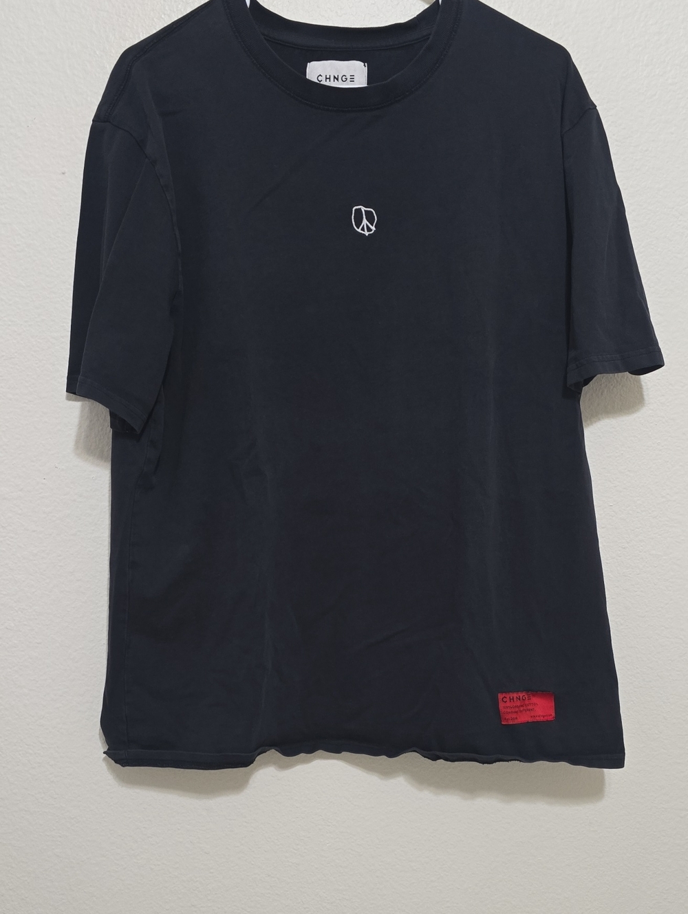 CHNGE‎ Men's Black Short-Sleeve Tee with Red Patch and White Logo XL